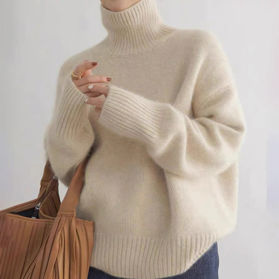 タートルネックニットセーター