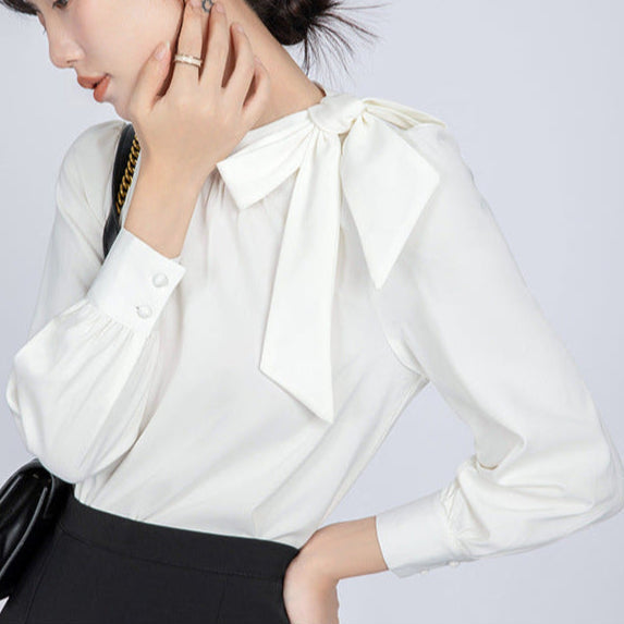 サテン風リボンブラウス