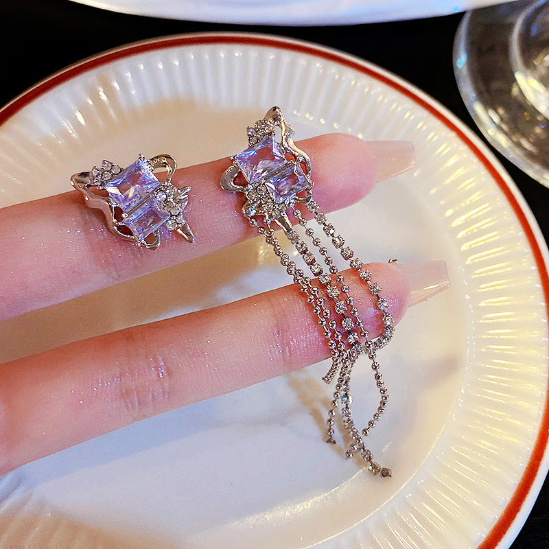 ユニーク非対称タッセル スタッドイヤリング