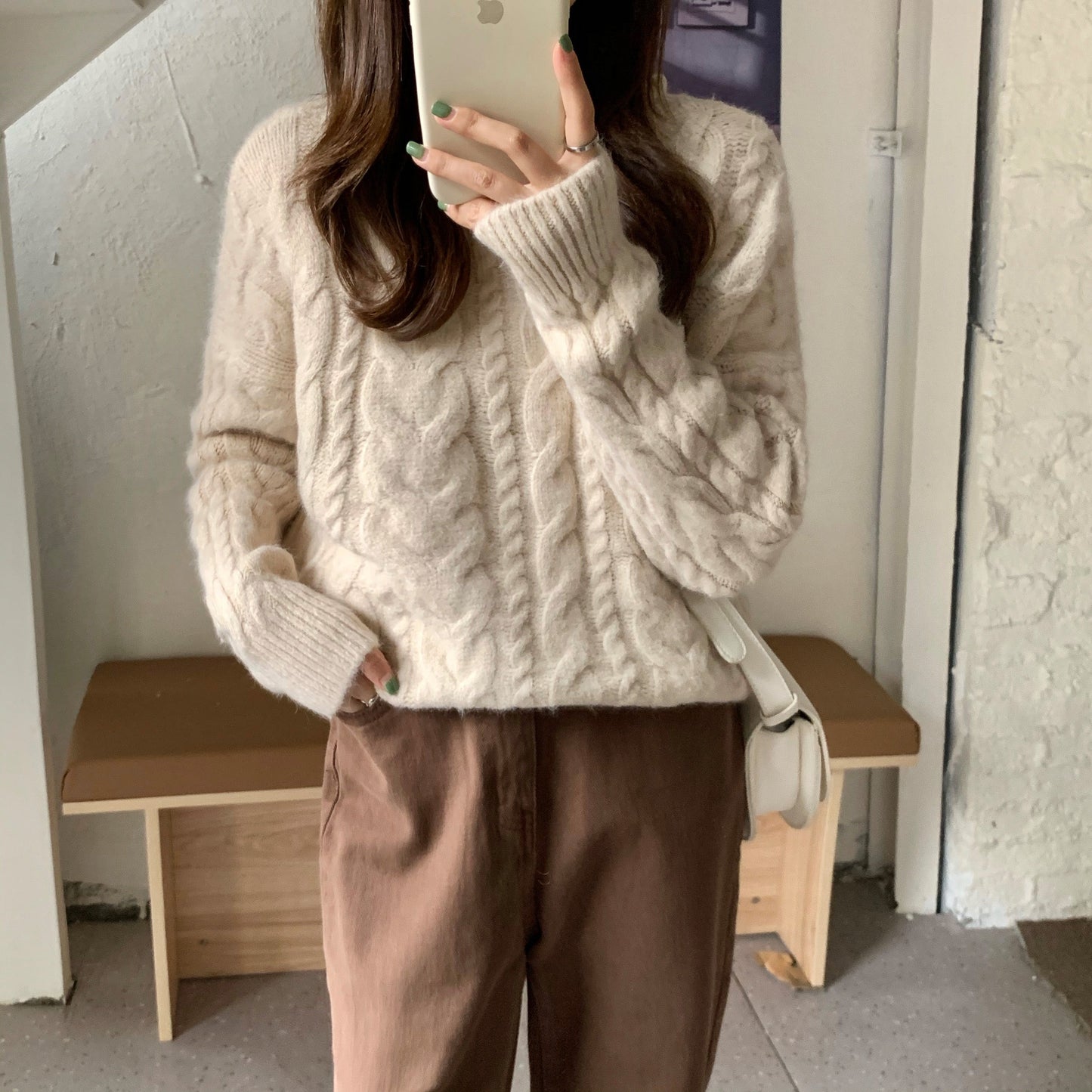 ケーブルニットプルオーバー